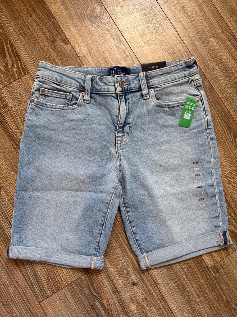 GAP Light Wash Stretch Denim Roll-Cuff Bermuda Women's Shorts BNWT
